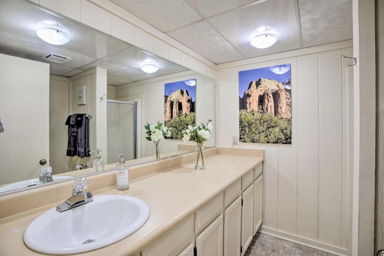 Sedona Hideaway With Swim Spa And Private Tavern! Kültér fotó
