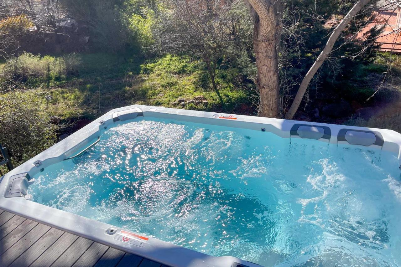 Sedona Hideaway With Swim Spa And Private Tavern! Kültér fotó